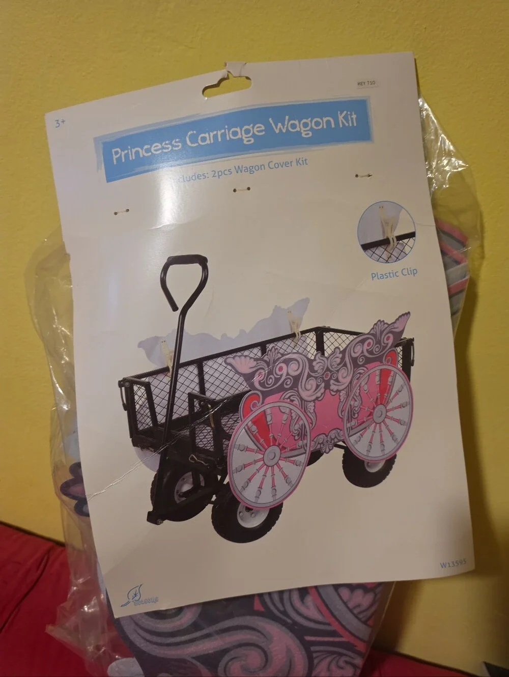 NIP Princess Carriage Halloween Decor Wagon Kit Seasons USA Trick Or Treat Fun!